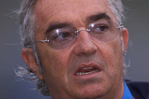 Mario Andretti slams Mansell.
