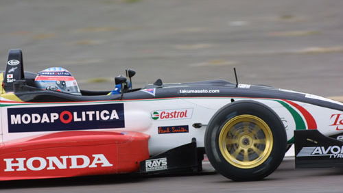 Van Der Merwe signs for Carlin Motorsport.