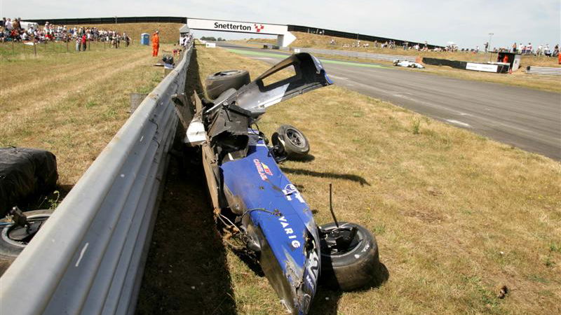 Senna uninjured in huge Snetterton shunt.