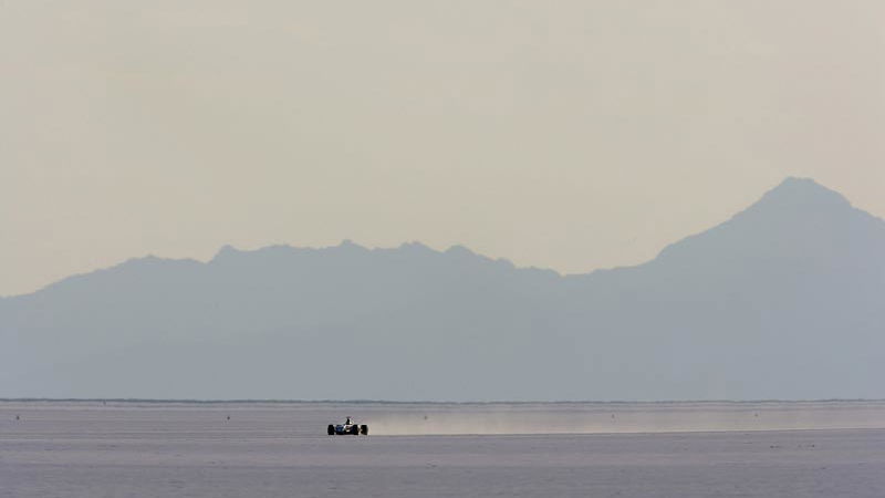 Honda secures land speed record on Bonneville 400.