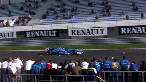 Renault select four drivers for '02 RDD programme.