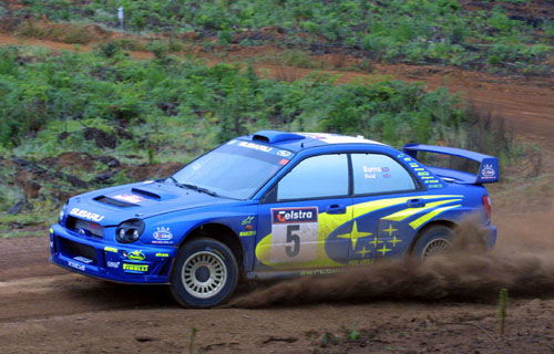 Mud-slinging begins before rally showdown.