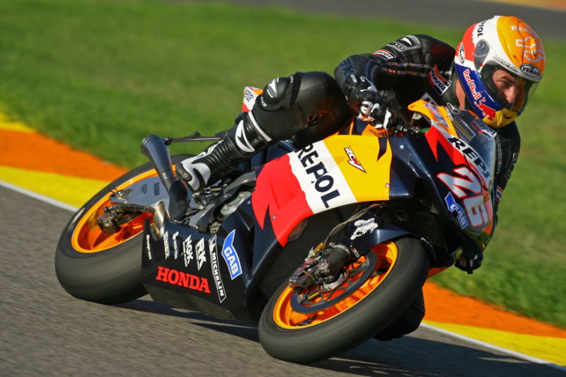 Fortuna concentrates on Lorenzo.