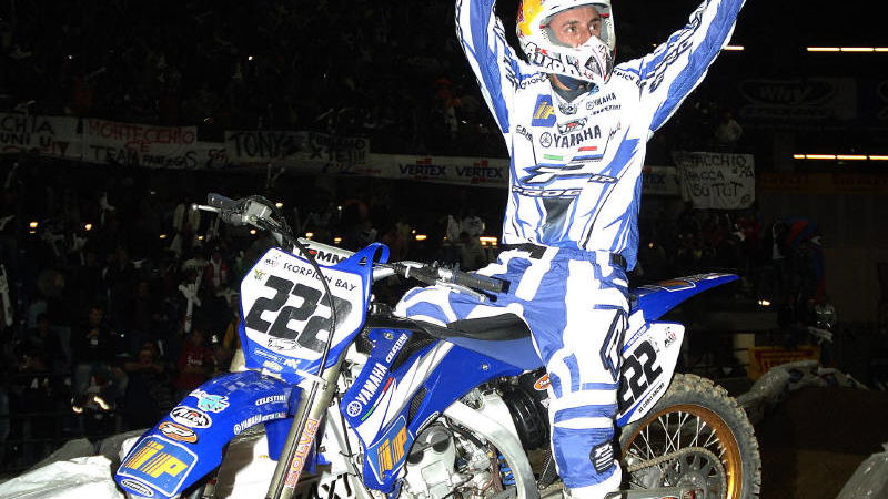 'Surprise' first Supercross title for Cairoli.