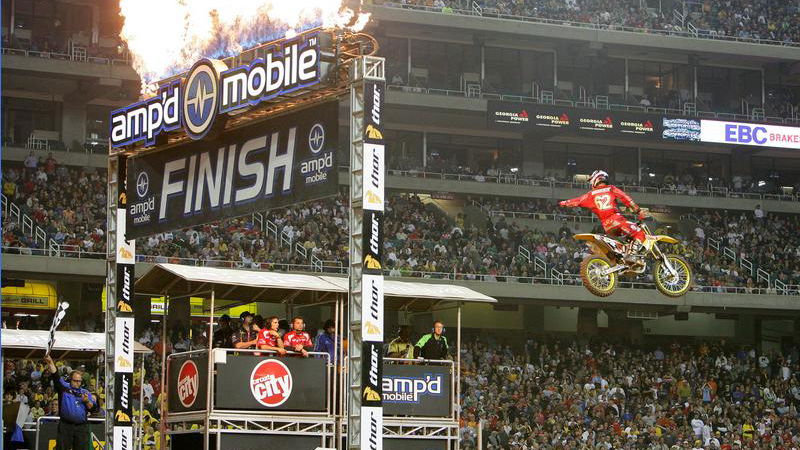 Reed makes hay while Stewart misses out.