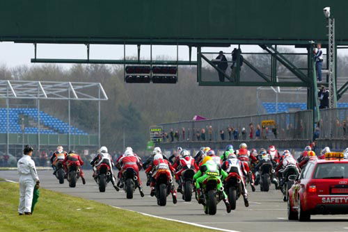 Reynolds puts Suzuki on the podium.