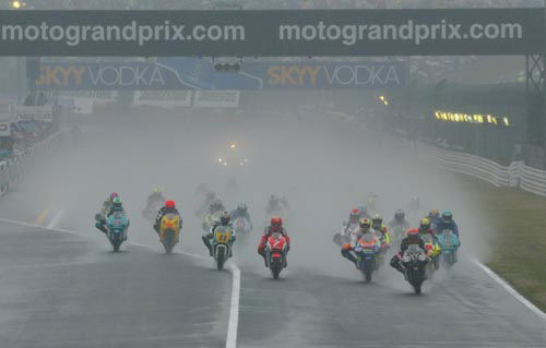 Fonsi falls - then wins - wet 250cc GP.