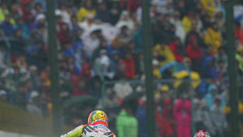 Sete suffers as Rossi sings in Estoril rain.