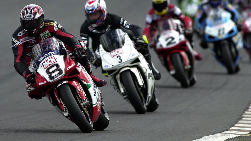 Emmett switches teams as BSB heads for Thruxton.