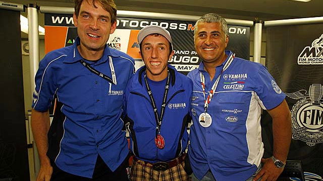 Cairoli sticks with Yamaha.