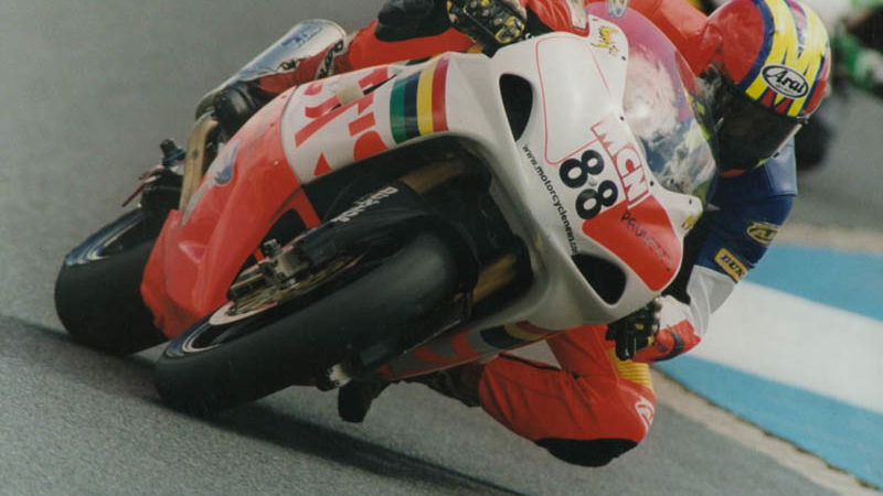 Padgett's riders survive Oulton drama.