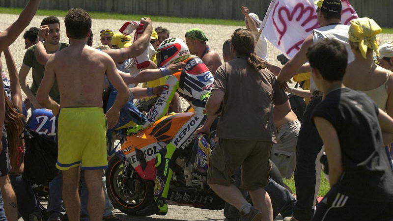 Rossi returns to scene of 'Police' warning!
