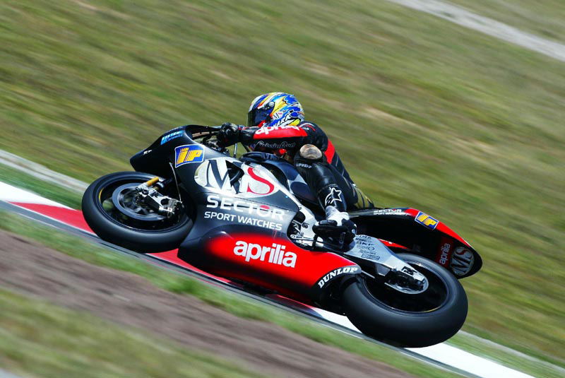 Melandri wins 250 title - by 0.007secs!