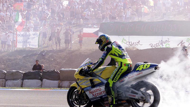 Valentino Rossi: 2000 NSR to 2016 M1