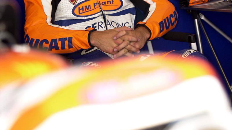 Toseland signs two-year deal with HM Plant Ducati.