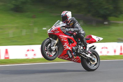 Emmett switches teams as BSB heads for Thruxton.