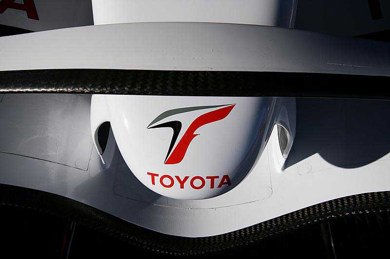 Ricciardo tops day one of young driver test