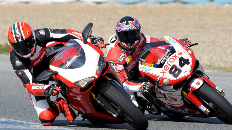 PICTURES: 2008 Ducati Xerox livery.