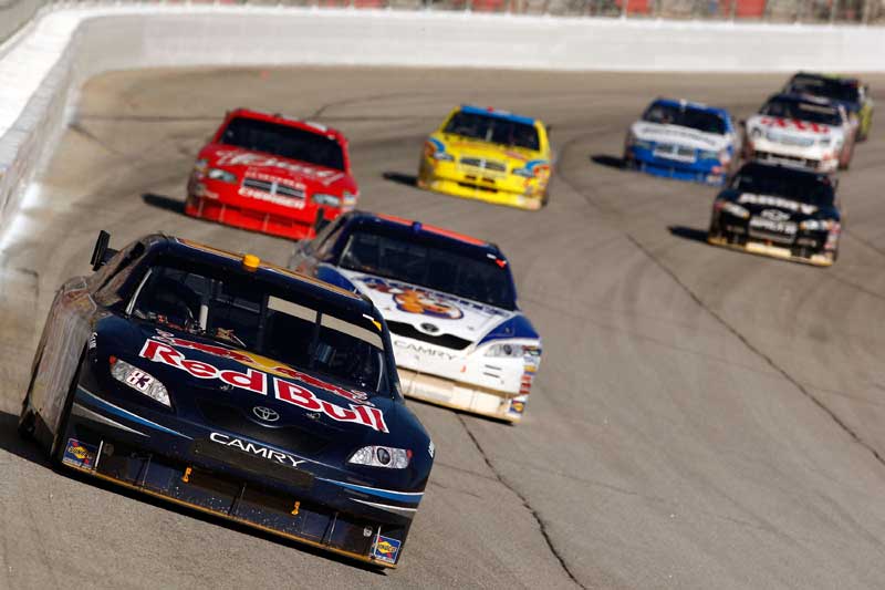 Drivers pay tribute to departing champ.