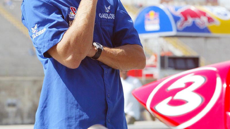 Jacque welcomes Barros.