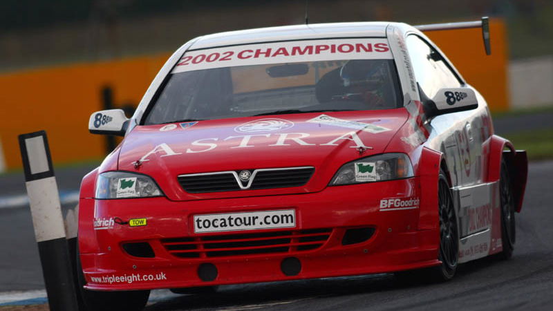 Thommo storms to BTCC glory.