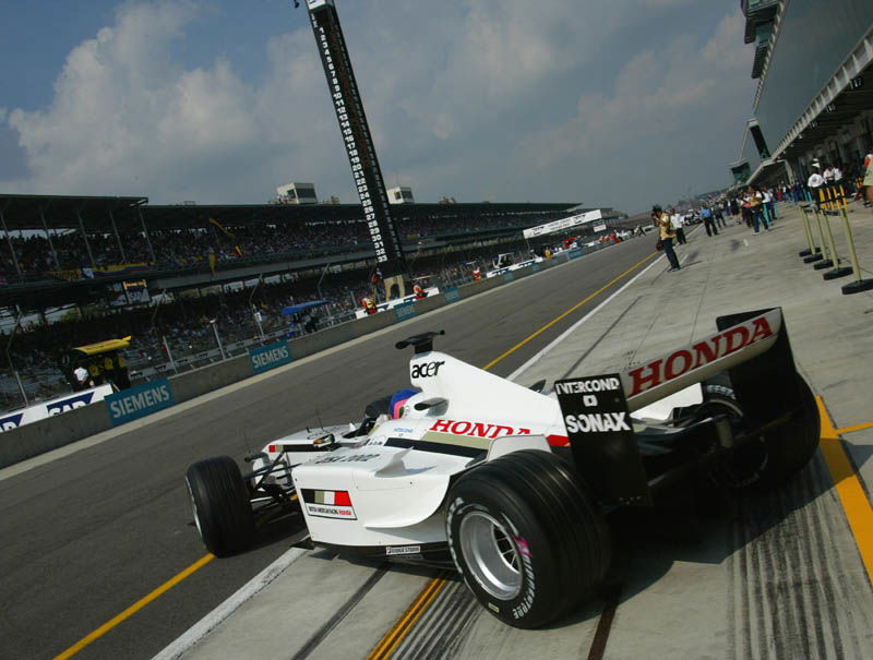 Sauber gets logistical.