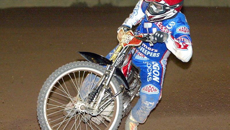 Hammers 'Past and Present' attack Eagles.