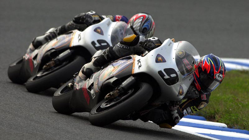 Aoki fights 'frozen fuel tank'!