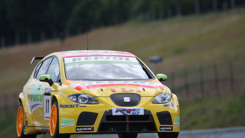 Brno 2008: Tarquini wins to extend lead.