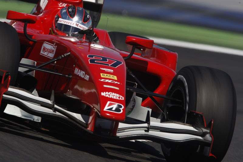Pantano survives error to secure crown.