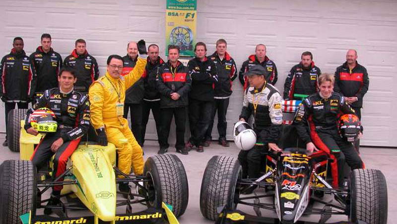 Puma signs two-year Minardi deal.