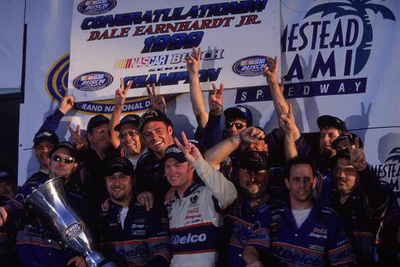 NASCAR Q&A: Elliott Sadler - #21 Ford Taurus.