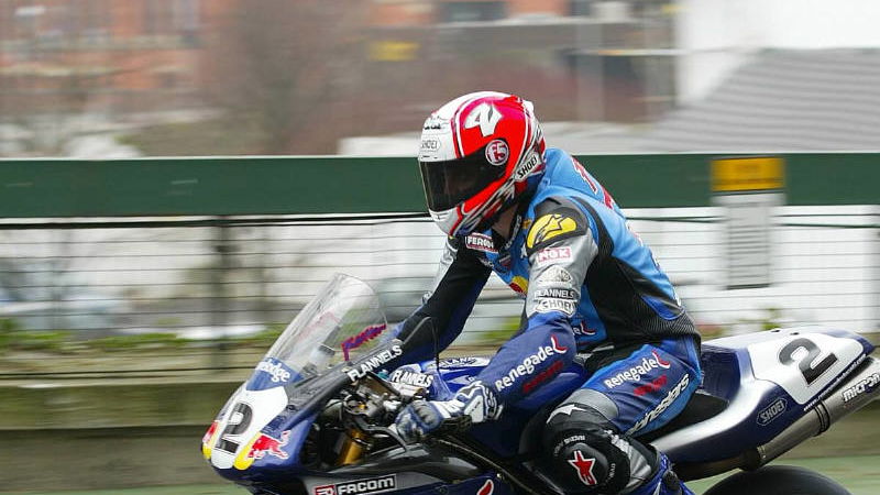 Rutter smashes record at Donington test.