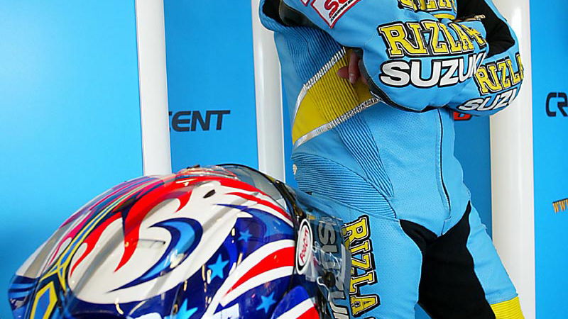 Rizla Suzuki improves for 2004.
