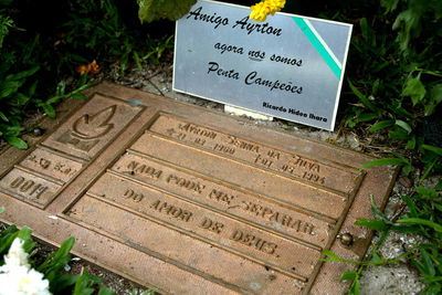 Lewis Hamilton visits grave of F1 hero Senna