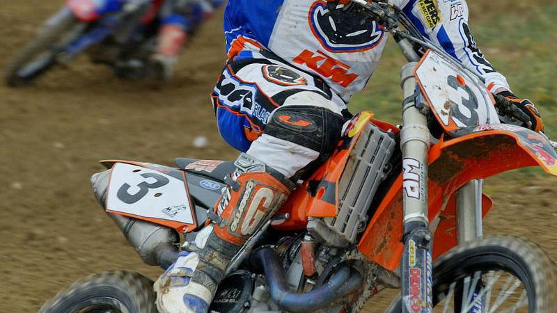 Smets falls whilst 'lining-up' Everts.