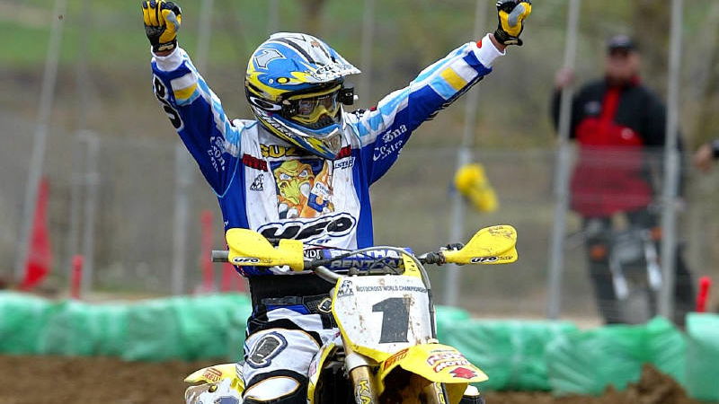 Pichon victorious after bar-banging battle.