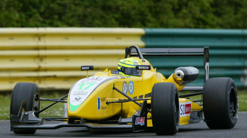 Watts sets F3 testing pace at Silverstone.