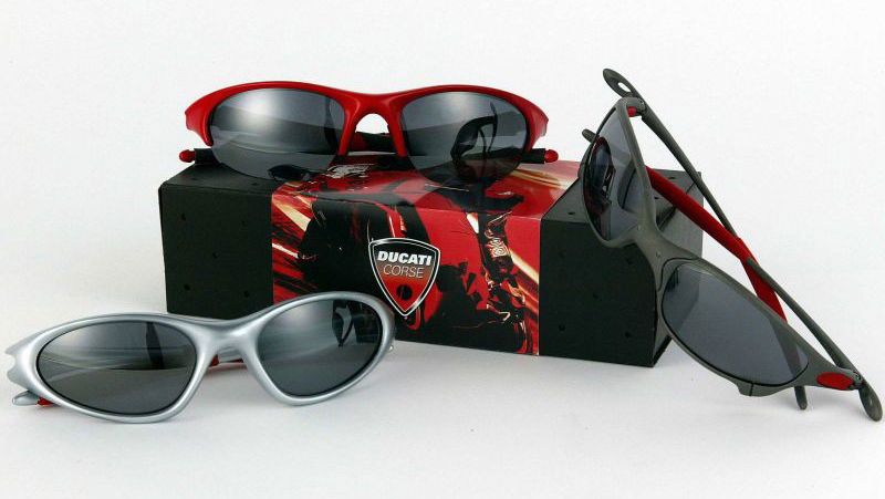 Ducati announce Oakley agreement.