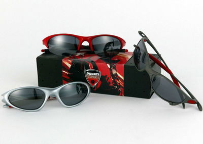 Ducati announce Oakley agreement.