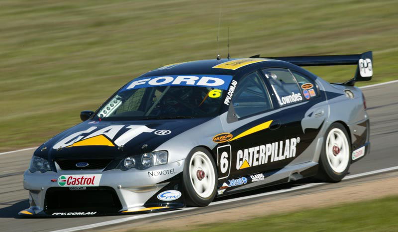 Murphy and Kelly dominate packed Bathurst.