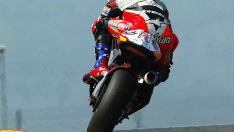 Aprilia 'in trouble' as bike keeps jumping.