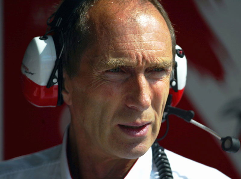 Yoong wants Minardi cash.