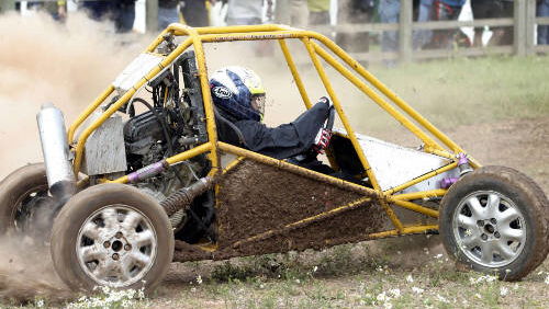 Riders versus Rowe in HotBuggy challenge.