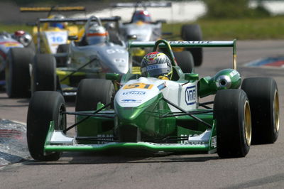 van der Merwe takes British F3 crown.