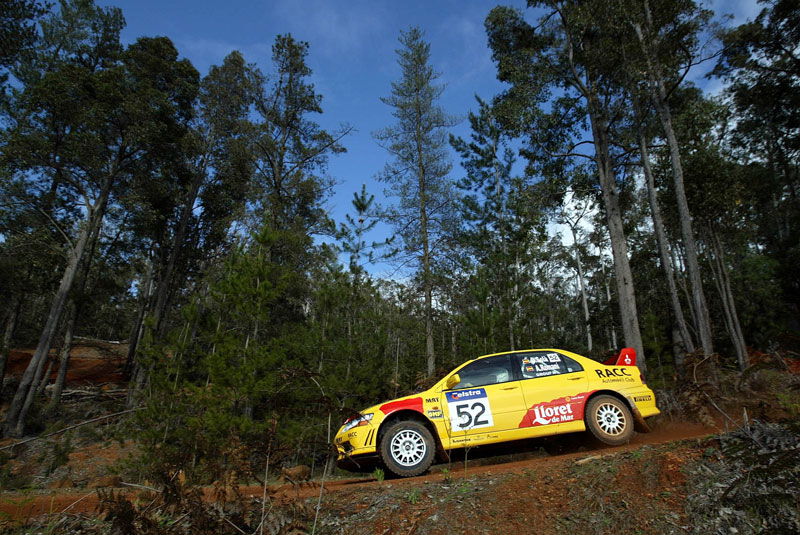 Rowe wins in Australia to lead PCWRC.