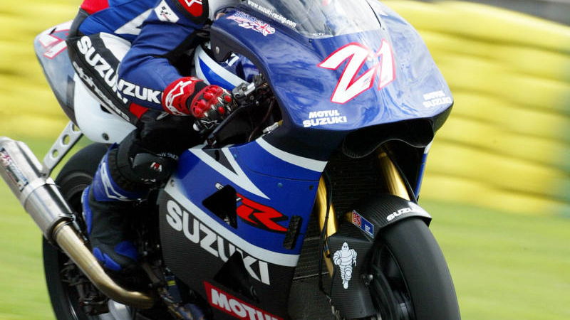 Hopkins 'in pain' - unlikely to race.