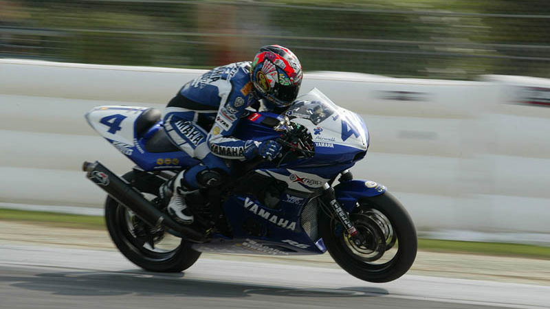 vd Goorbergh runs on fumes, Kayo eyes 2004 ride.