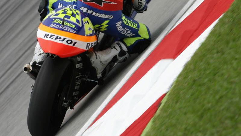 Elias disappears to 250cc victory.
