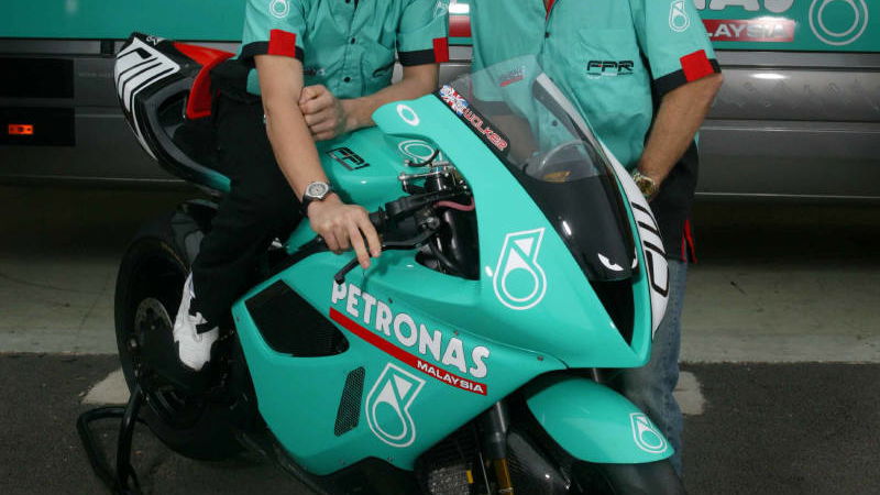 Walker confirmed at Foggy Petronas.